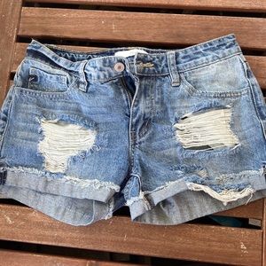 KanCan distressed‎ denim jean shorts